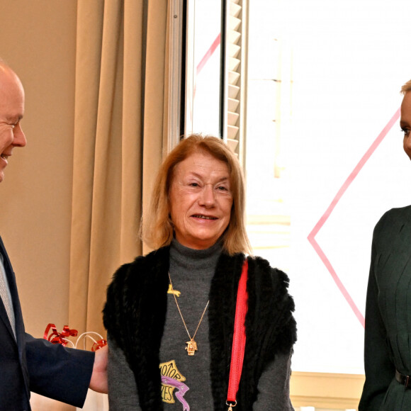 Le prince Albert II de Monaco et la princesse Charlene en compagnie de Camille Gottlieb ont remis les traditionnels paquets cadeaux de la Croix Rouge monégasque dans le cadre des festivités liées à la Fête Nationale, le 16 novembre 2022. © Bruno Bebert/Bestimage 