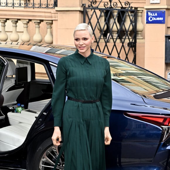 Le prince Albert II de Monaco et la princesse Charlene en compagnie de Camille Gottlieb ont remis les traditionnels paquets cadeaux de la Croix Rouge monégasque dans le cadre des festivités liées à la Fête Nationale, le 16 novembre 2022. © Bruno Bebert/Bestimage 