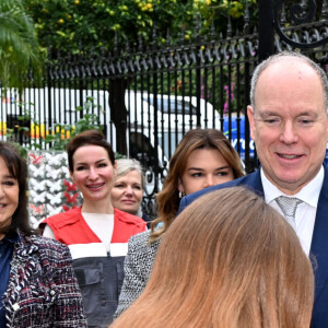 Le prince Albert II de Monaco et la princesse Charlene en compagnie de Camille Gottlieb ont remis les traditionnels paquets cadeaux de la Croix Rouge monégasque dans le cadre des festivités liées à la Fête Nationale, le 16 novembre 2022. © Bruno Bebert/Bestimage 