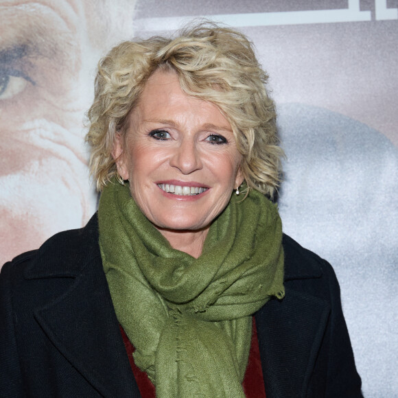 Exclusif - Sophie Davant - Photocall - Spectacle symphonique Claude Lelouch "D'un film à l'autre" au Palais des Congrès de Paris le 14 novembre 2022. Pour Fêter ses 85 ans et 60 de carrière, Claude Lelouch a créé un ciné-concert, "Claude Lelouch - D'un film à l'autre", dans lequel la musique de ses films est jouée par l'orchestre philharmonique de Prague, au Palais des Congrès à Paris. Sur le gâteau, son chiffre fétiche : 13 car 85 ans (8+5 = 13). Claude Lelouch associe le 13 à toute sa vie professionnelle : sa société "Les films 13" et son cinéma, le "Club 13. © Moreau / Rindoff / Bestimage 