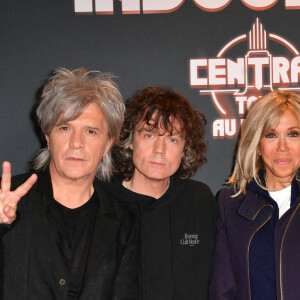 Brigitte Macron entourée des membres du groupe Indochine, Olivier Gérard, Nicola Sirkis, Ludwig Dahlberg, Marc Eliard, Boris Jardel - Le groupe Indochine lors de la projection du film "Indochine, Central Tour au Cinéma" au cinéma Pathé d'Ivry-sur-Seine. Le 17 novembre 2022 © Veeren / Bestimage