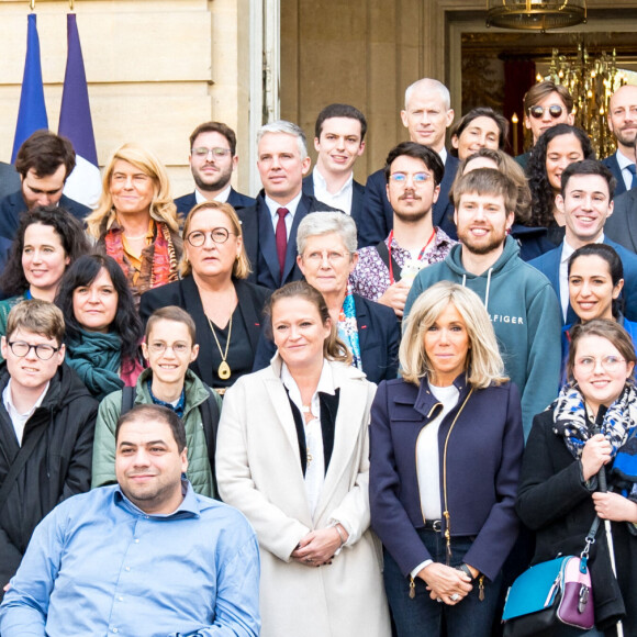 Déjeuner des ministres et leurs binômes, présidée par Elisabeth Borne, Première ministre, en présence de Brigitte Macron, dans le cadre de la 26ème edition de la Semaine européenne pour l'emploi des personnes handicapées (SEEPH), et à l'occasion de la journée du DuoDay à l'hôtel de Matignon à Paris, France, le 17 novembre 2022. © Gabrielle Cezard/Pool/Bestimage