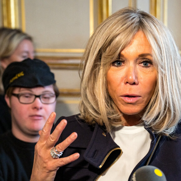 Déjeuner des ministres et leurs binômes, présidée par Elisabeth Borne, Première ministre, en présence de Brigitte Macron, dans le cadre de la 26ème edition de la Semaine européenne pour l'emploi des personnes handicapées (SEEPH), et à l'occasion de la journée du DuoDay à l'hôtel de Matignon à Paris, France, le 17 novembre 2022. © Gabrielle Cezard/Pool/Bestimage