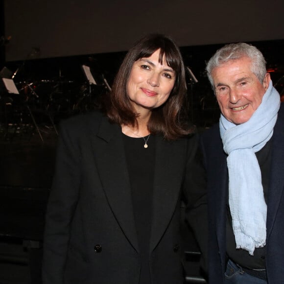 Exclusif - Claude Lelouch et sa compagne Valérie Perrin Backstage - Spectacle symphonique Claude Lelouch "D'un film à l'autre" au Palais des Congrès de Paris le 14 novembre 2022. © Moreau / Rindoff / Bestimage