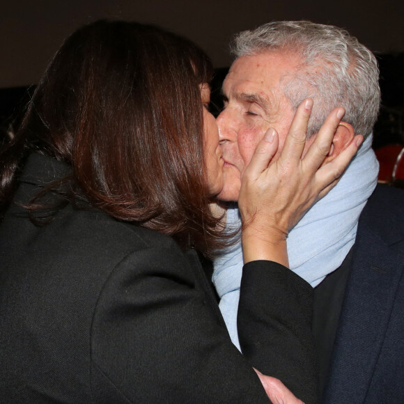 Exclusif - Claude Lelouch et sa compagne Valérie Perrin Backstage - Spectacle symphonique Claude Lelouch "D'un film à l'autre" au Palais des Congrès de Paris le 14 novembre 2022. © Moreau / Rindoff / Bestimage