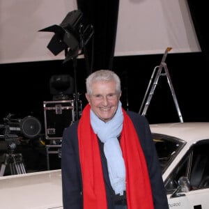 Exclusif - Claude Lelouch devant sa Ford Mustang Backstage - Spectacle symphonique Claude Lelouch "D'un film à l'autre" au Palais des Congrès de Paris le 14 novembre 2022. © Moreau / Rindoff / Bestimage