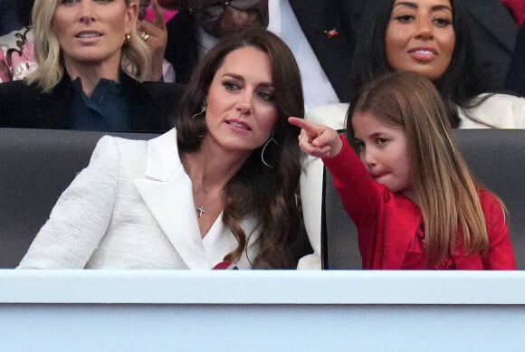 Kate Catherine Middleton, duchesse de Cambridge, et la princesse Charlotte - La famille royale d'Angleterre au concert du jubilé de platine de la reine d'Angleterre au palais de Buckingham à Londres. Le 4 juin 2022 