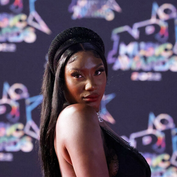 Aya Nakamura au photocall de la 24ème édition des "NRJ Music Awards (NMA)" au Palais des Festivals à Cannes le 18 novembre 2022. © Dominique Jacovides / Bestimage