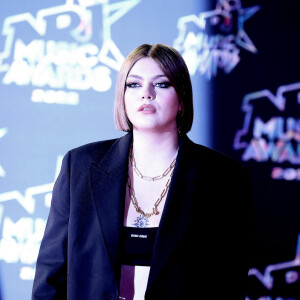Louane au photocall de la 24ème édition des "NRJ Music Awards (NMA)" au Palais des Festivals à Cannes le 18 novembre 2022. © Dominique Jacovides / Bestimage
