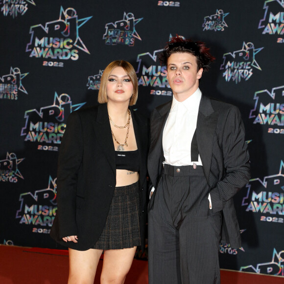 Louane et Yungblud (Dominic Richard Harrison) au photocall de la 24ème édition des "NRJ Music Awards (NMA)" au Palais des Festivals à Cannes le 18 novembre 2022. © Dominique Jacovides / Bestimage.