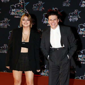 Louane et Yungblud (Dominic Richard Harrison) au photocall de la 24ème édition des "NRJ Music Awards (NMA)" au Palais des Festivals à Cannes le 18 novembre 2022. © Dominique Jacovides / Bestimage.
