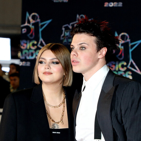 Louane et Yungblud (Dominic Richard Harrison) au photocall de la 24ème édition des "NRJ Music Awards (NMA)" au Palais des Festivals à Cannes le 18 novembre 2022. © Dominique Jacovides / Bestimage.