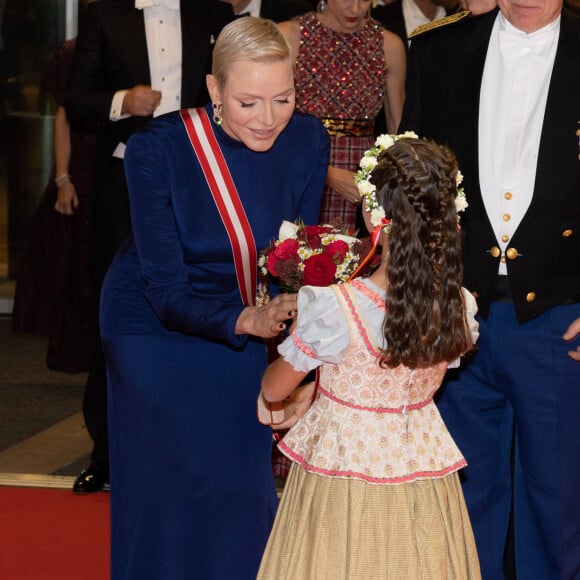 Le prince Albert II de Monaco, La princesse Charlène de Monaco - Arrivées à la soirée de gala de la Fête Nationale Monégasque au Grimaldi Forum le 19 novembre 2022. © Olivier Huitel / Pool Monaco / Bestimage 