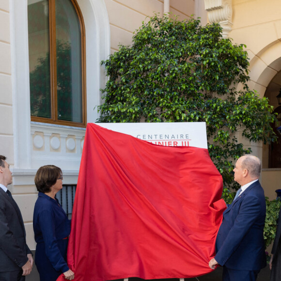 La princesse Caroline de Hanovre, Marie Ducruet, Louis Ducruet, la princesse Stéphanie de Monaco, le prince Albert II de Monaco, la princesse Charlène de Monaco et Camille Gottlieb lors de la conférence de présentation des célébrations du centenaire de la naissance du Prince Rainier III de Monaco au Palais de Monaco, le 28 septembre 2022. La Princesse Stéphanie sera en charge, avec le Prince Albert II, des événements qui se dérouleront en 2023. De nombreuses personnalités monégasques font également partie du comité d'organisation. © Olivier Huitel/Pool Restreint Monaco/Bestimage 