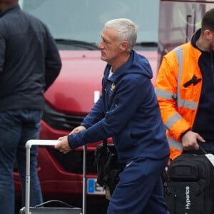 Didier Deschamps - Départ de l 'équipe de France de football du Bourget au Qatar pour disputer la Coupe du monde 2022, le 16 novembre 2022. Ils seront rejoints par Randal Kolo Muani, jeudi matin, à Doha. © Cyril Moreau/Bestimage