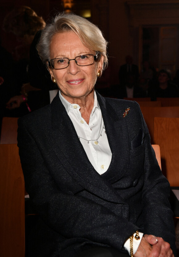 Michèle Alliot-Marie - Remise du prix de la Femme d'Influence 2022 au Palais Brogniart à Paris le 21 novembre 2022. © Veeren / Bestimage