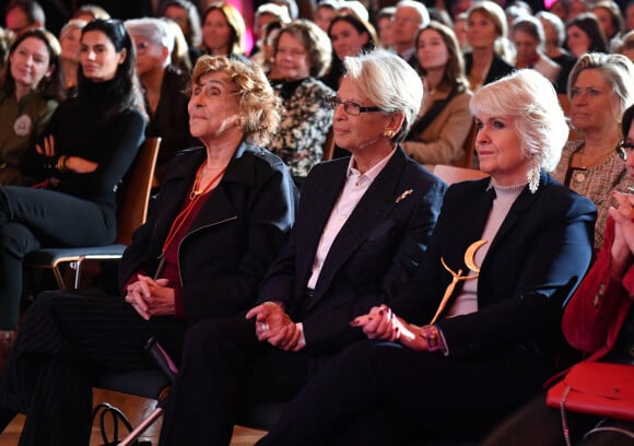Edith Cresson (première femme première ministre), Michèle Alliot-Marie et Isabelle Rome, prix de la femme d'influence politique - Remise du prix de la Femme d'Influence 2022 au Palais Brogniart à Paris le 21 novembre 2022. © Veeren / Bestimage
