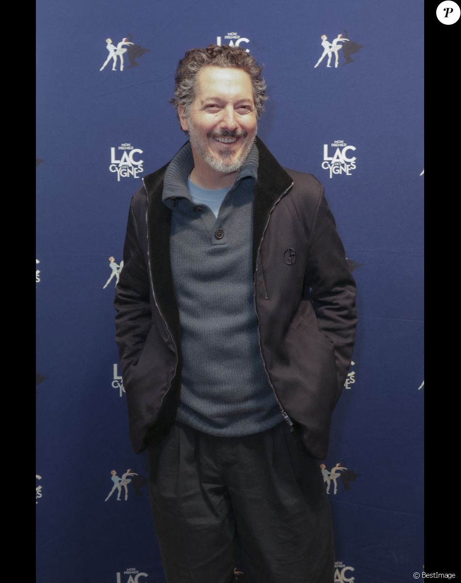 Exclusif - Guillaume Gallienne - Première du spectacle "Mon Premier Lac des Cygnes" au Théâtre Mogador à Paris, le 19 novembre 2022. © Jack Tribeca / Bestimage