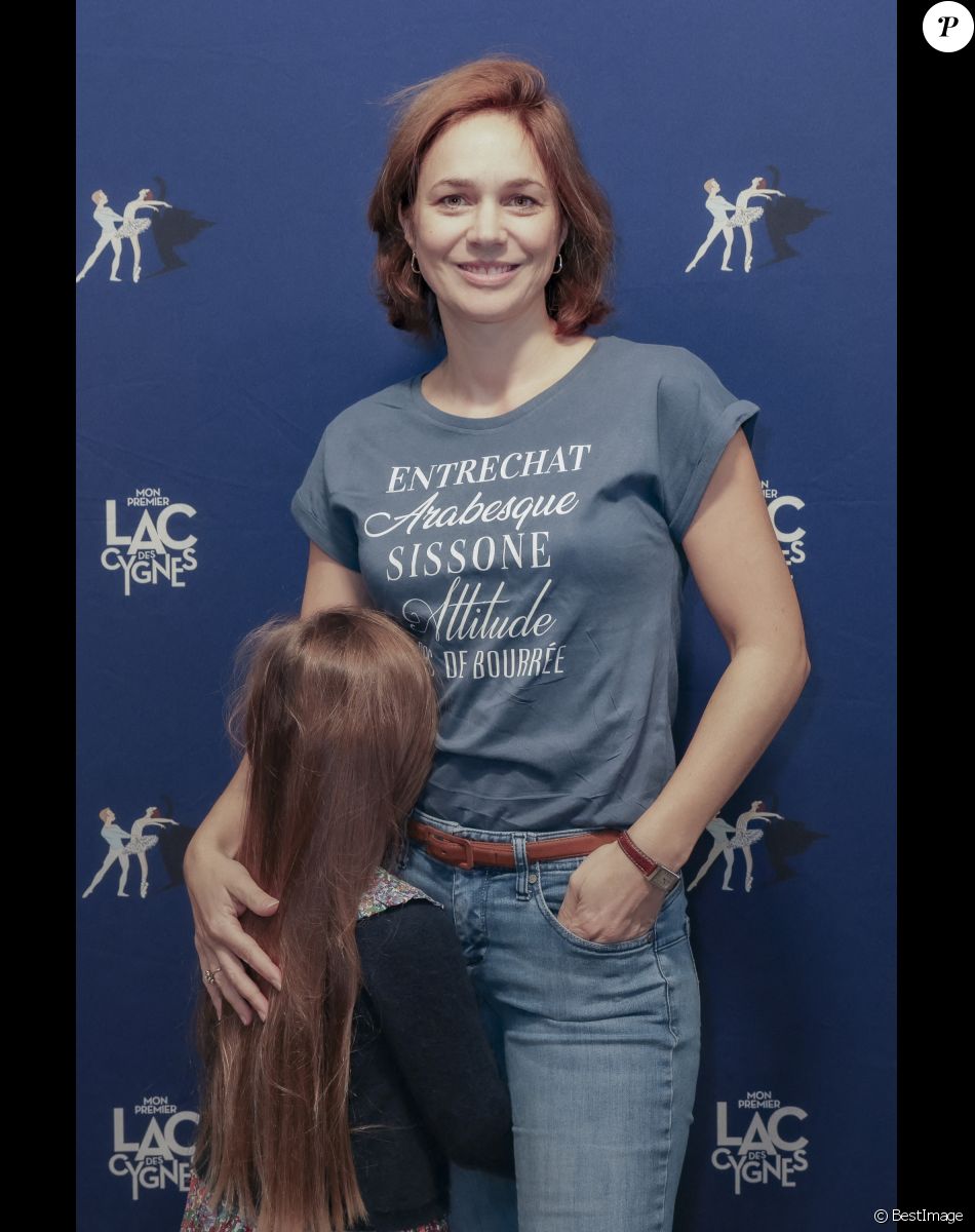 Exclusif - Nathalie Péchalat et sa fille Jeanne - Première du spectacle "Mon Premier Lac des Cygnes" au Théâtre Mogador à Paris, le 19 novembre 2022. © Jack Tribeca / Bestimage