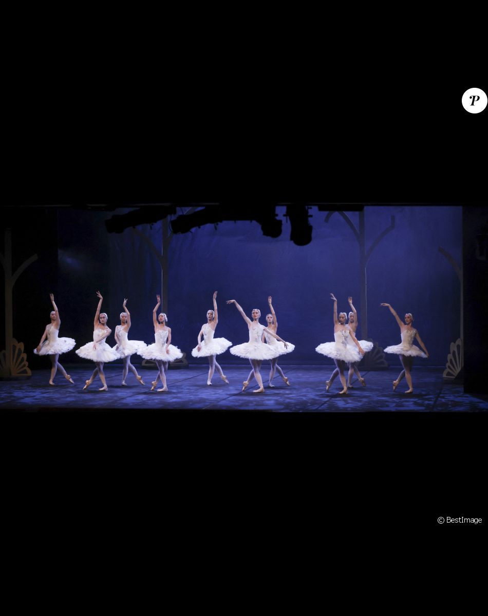 Exclusif - Première du spectacle "Mon Premier Lac des Cygnes" au Théâtre Mogador à Paris, le 19 novembre 2022. © Jack Tribeca / Bestimage
