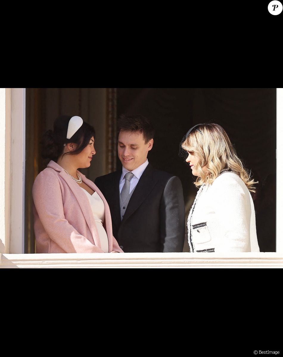 Louis Ducruet et sa femme Marie Chevallier, Camille Gottlieb - La famille princière au balcon du palais lors de la Fête Nationale de la principauté de Monaco le 19 novembre 2022. © Dominique Jacovides / Bruno Bebert / Bestimage