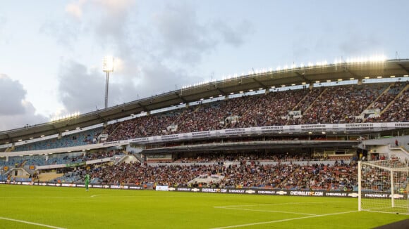 Une légende du football se lâche et évoque son "petit pénis", ses joueurs sous le choc !