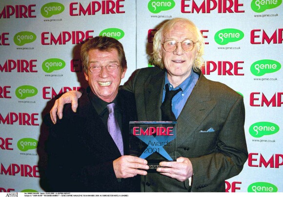 John Hurt et Richard Harris - 5ème empire magazine film Awards de 2001 au Dorchester Hotel de Londres