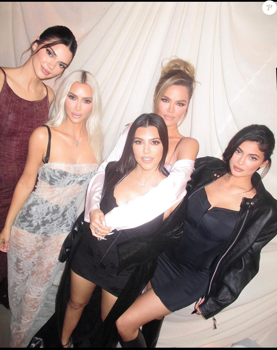 Kim Kardashian et ses soeurs Kourtney, Khloé, Kylie et Kendall sur Instagram.