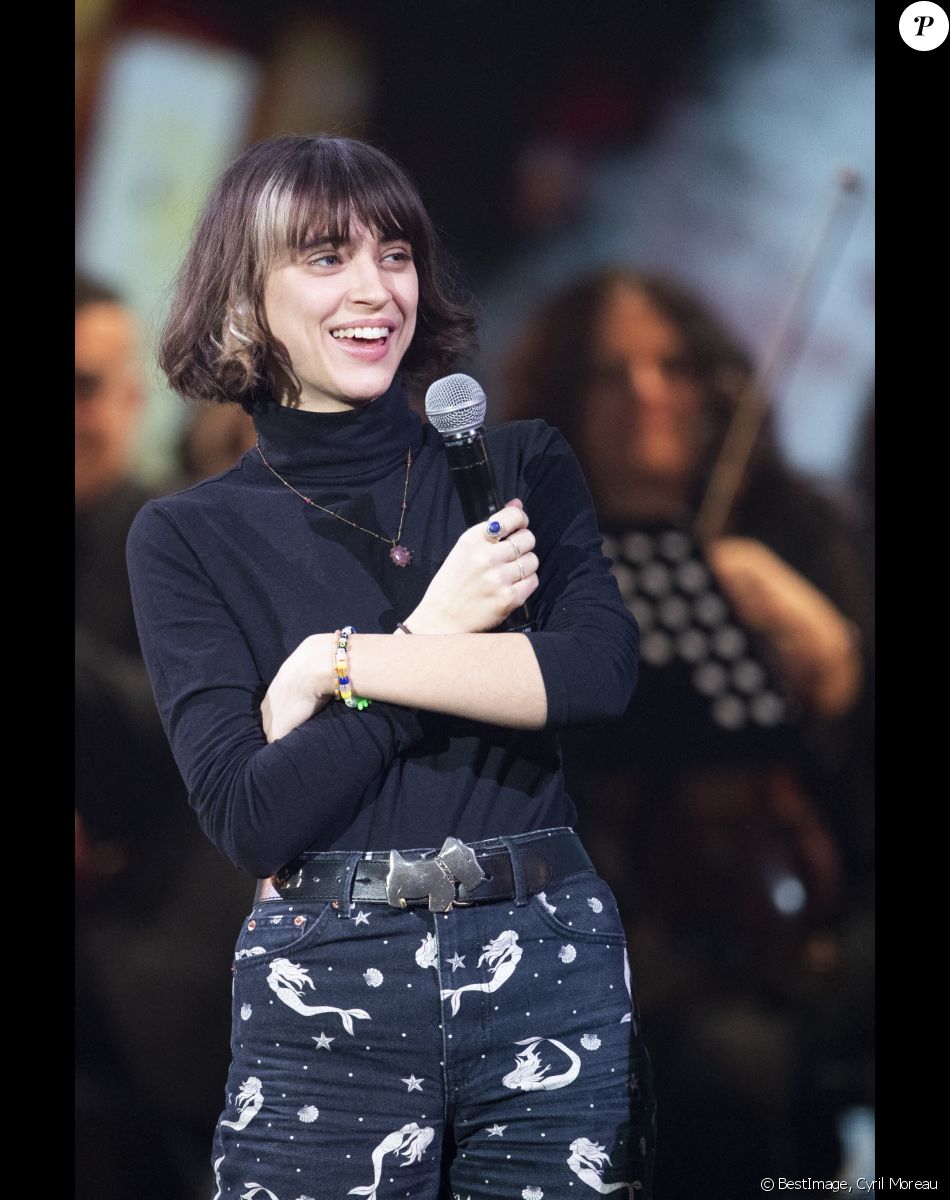 Exclusif - La chanteuse Pomme - Enregistrement de l'émission "La Chanson secrète 10" diffusée sur TF1 le 22 janvier 2022. © Cyril Moreau / Bestimage