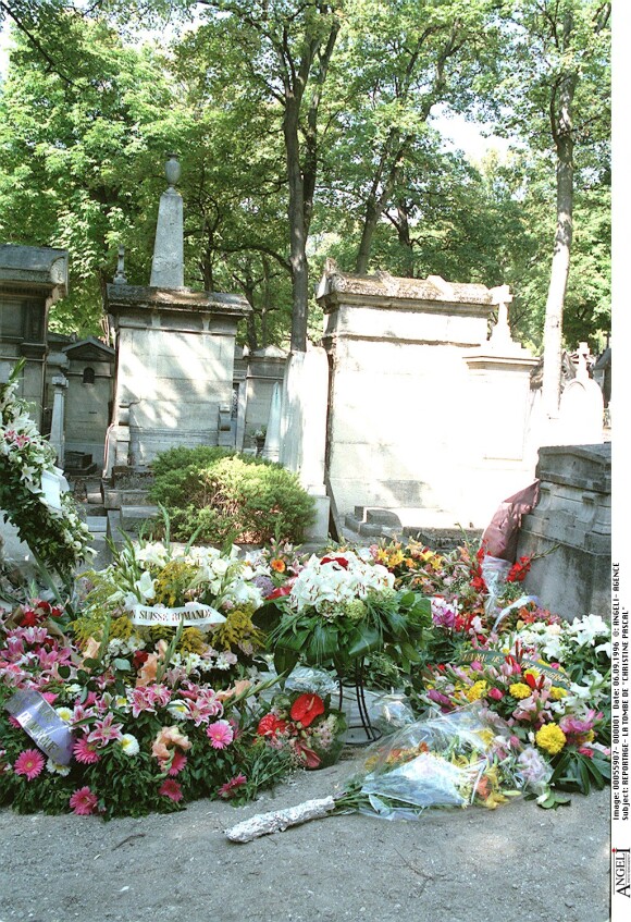 La tombe de la réalisatrice, actrice et scénariste Christine Pascal au cimetière du Père-Lachaise.