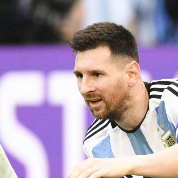 Lionel Messi a terre lors du match de football du groupe C entre l'Argentine contre l'Arabie Saoudite lors de coupe de Monde à Doha, Qatar, le 22 novembre 2022. L'Arabie Saoudite a gagné 2-1. © Jean-Baptiste Autissier/Panoramic/Bestimage