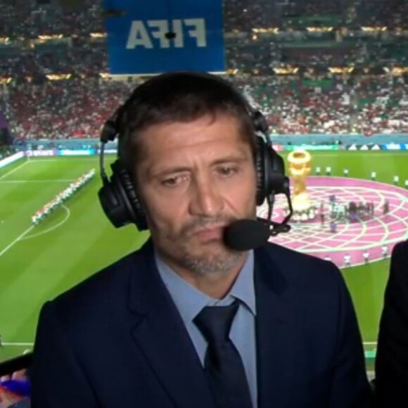 Bixente Lizarazu et Grégoire Margotton face à une situation inédite sur TF1, lors de la diffusion de Tunisie-France pendant la Coupe du monde 2022.