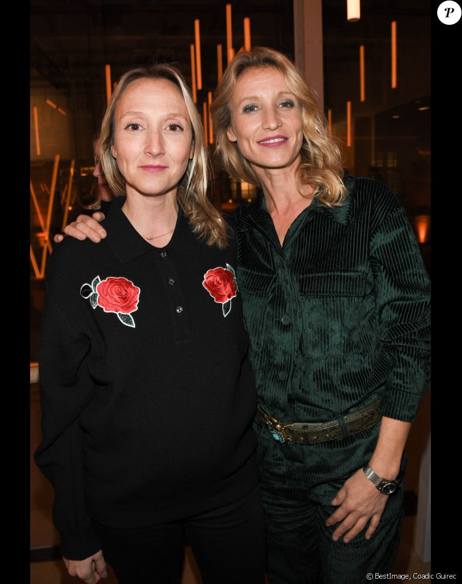 Audrey Lamy enceinte et sa soeur Alexandra Lamy - Remise des Bold Woman Awards by Veuve Clicquot au 3 Mazarine à Paris le 14 novembre 2019. © Coadic Guirec/Bestimage