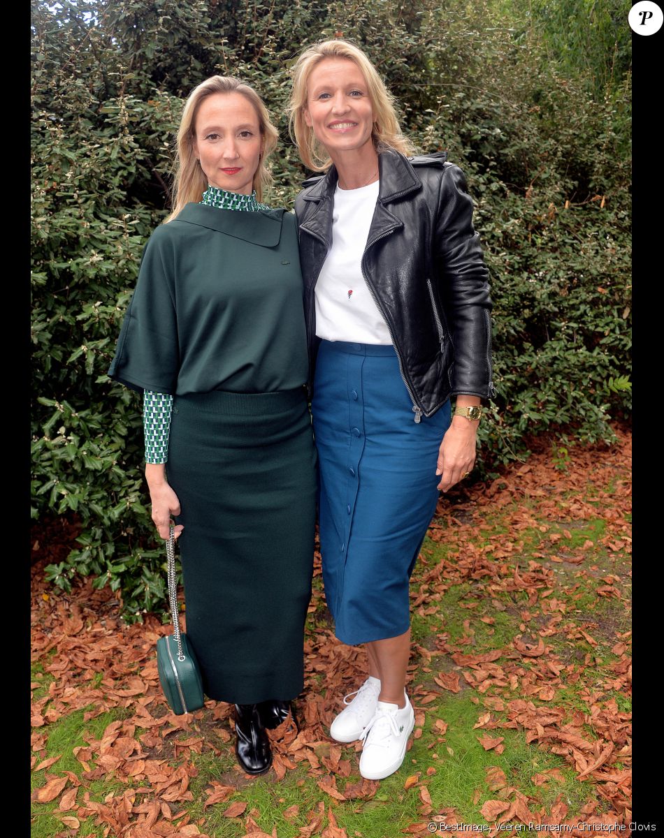 Audrey Lamy et sa soeur Alexandra Lamy - People au défilé Lacoste Collection Prêt-à-Porter Printemps/Eté 2020 lors de la Fashion Week de Paris, le 1er octobre 2019. © Veeren Ramsamy-Christophe Clovis/Bestimage