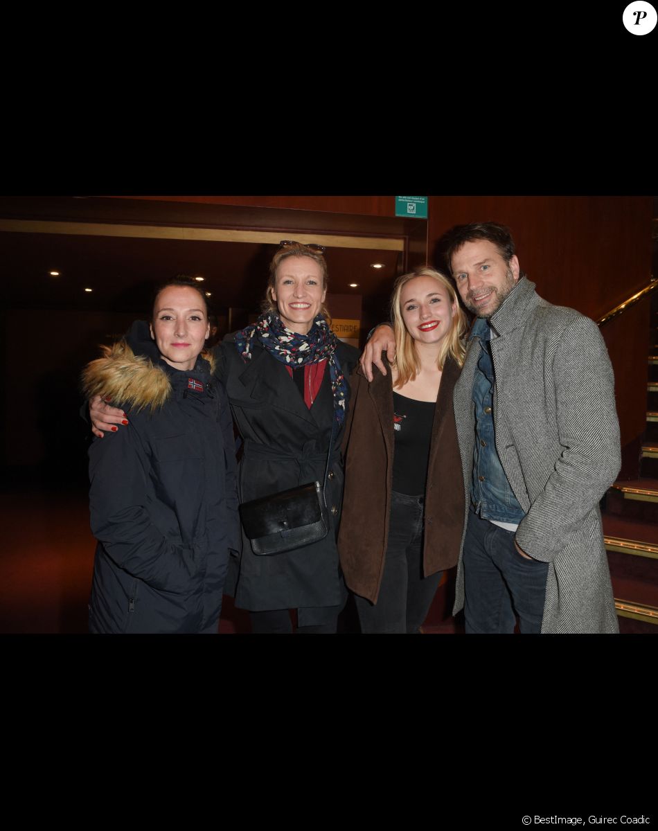 Audrey Lamy, Alexandra Lamy, Chloé Jouannet et son père Thomas Jouannet - Représentation de la pièce "Les Monologues du Vagin" au théâtre le Comédia à Paris le 12 mars 2018. © Guirec Coadic/Bestimage