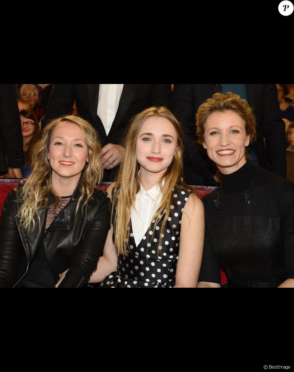 Audrey Lamy, Chloé Jouannet et sa mère Alexandra Lamy - Enregistrement de l'émission "Vivement Dimanche" à Paris le 11 Fevrier 2015. L'émission sera diffusée le 15 Fevrier. Invité principal Alexandra Lamy