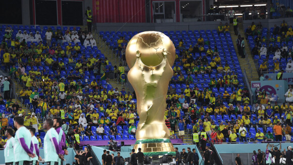 Coupe du monde : Une star du foot, accusée d'adultère, règle ses comptes sur le terrain... avec un geste très osé !