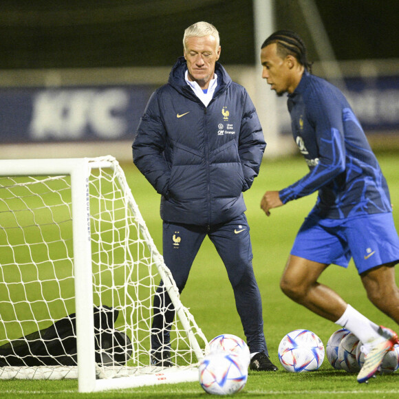 Didier Deschamps, sélectionneur et entraineur de l'équipe de France,, Jules Koundé lors de l'entraînementde l'équipe de France de football au centre de formation et centre National du Footbal de Clairefontaine-en-Yvelines, France, le 14 novembre 2022. © Jean-Baptiste Autissier/Panoramic/Bestimage 