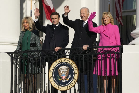 Le président américain Joe Biden et la première dame Jill Biden accueillent le président français Emmanuel Macron et sa femme Brigitte Macron à la Maison Blanche à Washington, The District, Etats-Unis, le 1er décembre 2022.