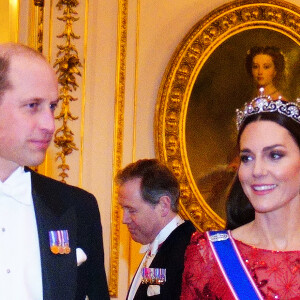 Le prince William, prince de Galles, et Catherine (Kate) Middleton, princesse de Galles - La famille royale d'Angleterre lors de la réception des corps diplômatiques au palais de Buckingham à Londres le 6 décembre 2022. 