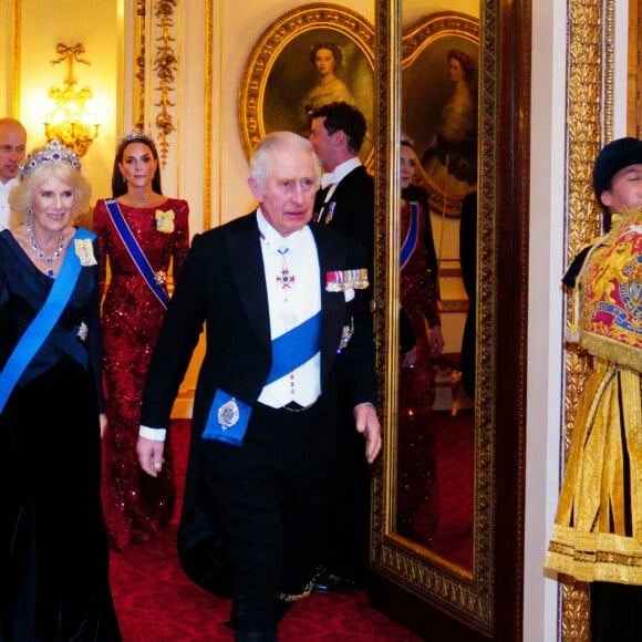 Le roi Charles III d'Angleterre et Camilla Parker Bowles, reine consort d'Angleterre - La famille royale d'Angleterre lors de la réception des corps diplômatiques au palais de Buckingham à Londres le 6 décembre 2022. 