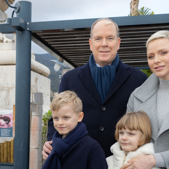 Le prince Albert II et la princesse Charlène de Monaco, accompagnés de leurs enfants Jacques et Gabriella, au Musée océanographique de Monaco. Le 10 décembre 2022. © Olivier Huitel / Pool Monaco / Bestimage