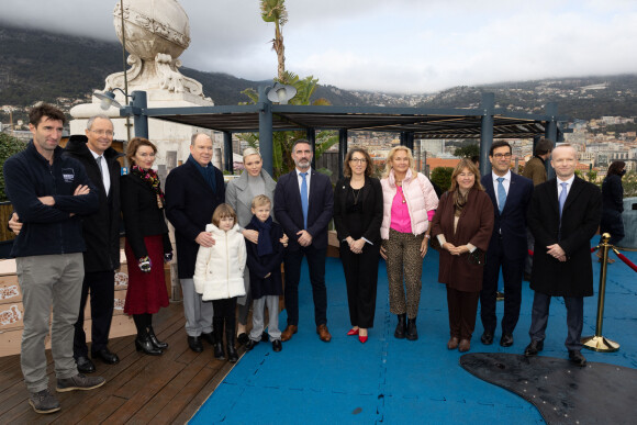 Le prince Albert II et la princesse Charlène de Monaco, accompagnés de leurs enfants Jacques et Gabriella, au Musée océanographique de Monaco. Le 10 décembre 2022. © Olivier Huitel / Pool Monaco / Bestimage