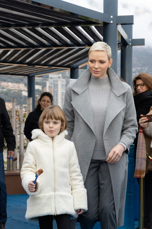 Le prince Albert II et la princesse Charlène de Monaco, accompagnés de leurs enfants Jacques et Gabriella, au Musée océanographique de Monaco. Le 10 décembre 2022. © Olivier Huitel / Pool Monaco / Bestimage