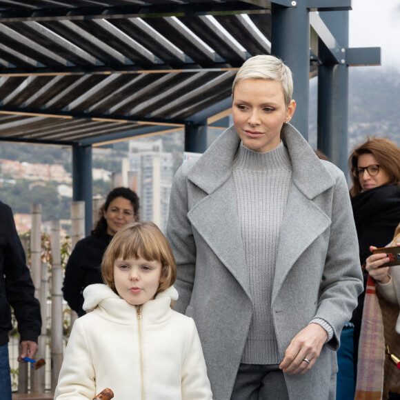 Le prince Albert II et la princesse Charlène de Monaco, accompagnés de leurs enfants Jacques et Gabriella, au Musée océanographique de Monaco. Le 10 décembre 2022. © Olivier Huitel / Pool Monaco / Bestimage
