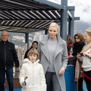 Le prince Albert II et la princesse Charlène de Monaco, accompagnés de leurs enfants Jacques et Gabriella, au Musée océanographique de Monaco. Le 10 décembre 2022. © Olivier Huitel / Pool Monaco / Bestimage