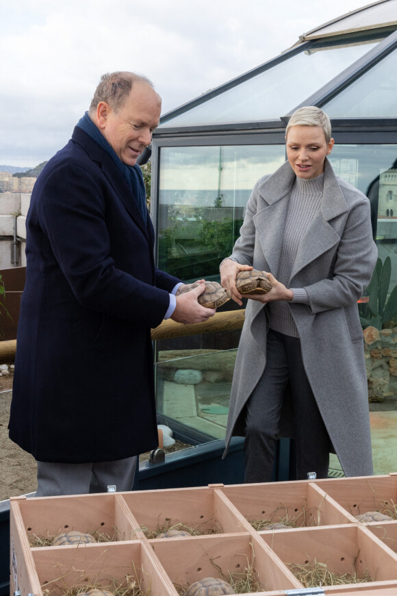 Le prince Albert II et la princesse Charlène de Monaco, accompagnés de leurs enfants Jacques et Gabriella, au Musée océanographique de Monaco. Le 10 décembre 2022. © Olivier Huitel / Pool Monaco / Bestimage