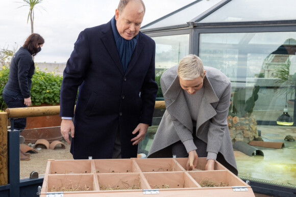 Le prince Albert II et la princesse Charlène de Monaco, accompagnés de leurs enfants Jacques et Gabriella, au Musée océanographique de Monaco. Le 10 décembre 2022. © Olivier Huitel / Pool Monaco / Bestimage