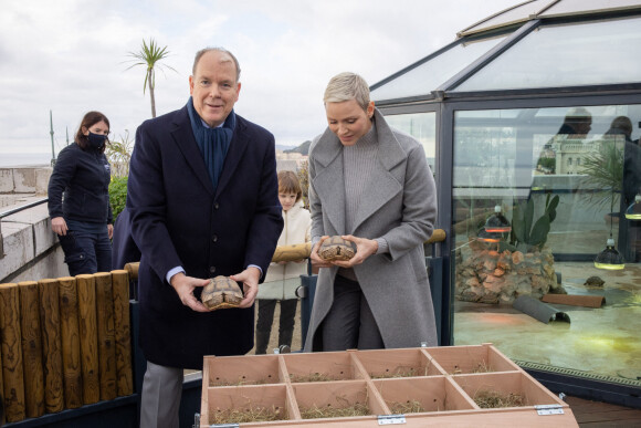 Le prince Albert II et la princesse Charlène de Monaco, accompagnés de leurs enfants Jacques et Gabriella, au Musée océanographique de Monaco. Le 10 décembre 2022. © Olivier Huitel / Pool Monaco / Bestimage