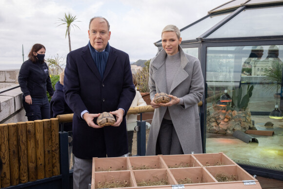 Le prince Albert II et la princesse Charlène de Monaco, accompagnés de leurs enfants Jacques et Gabriella, au Musée océanographique de Monaco. Le 10 décembre 2022. © Olivier Huitel / Pool Monaco / Bestimage